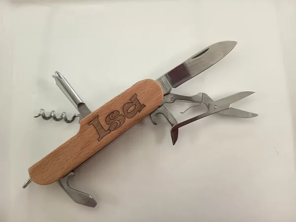 Couteaux multifonctions