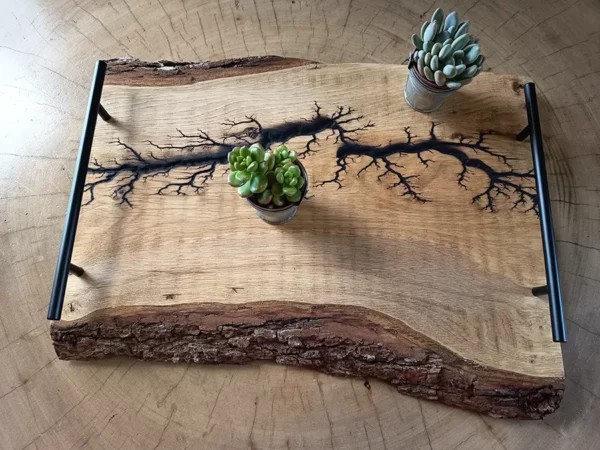 Plateau en bois foudroyé en chêne